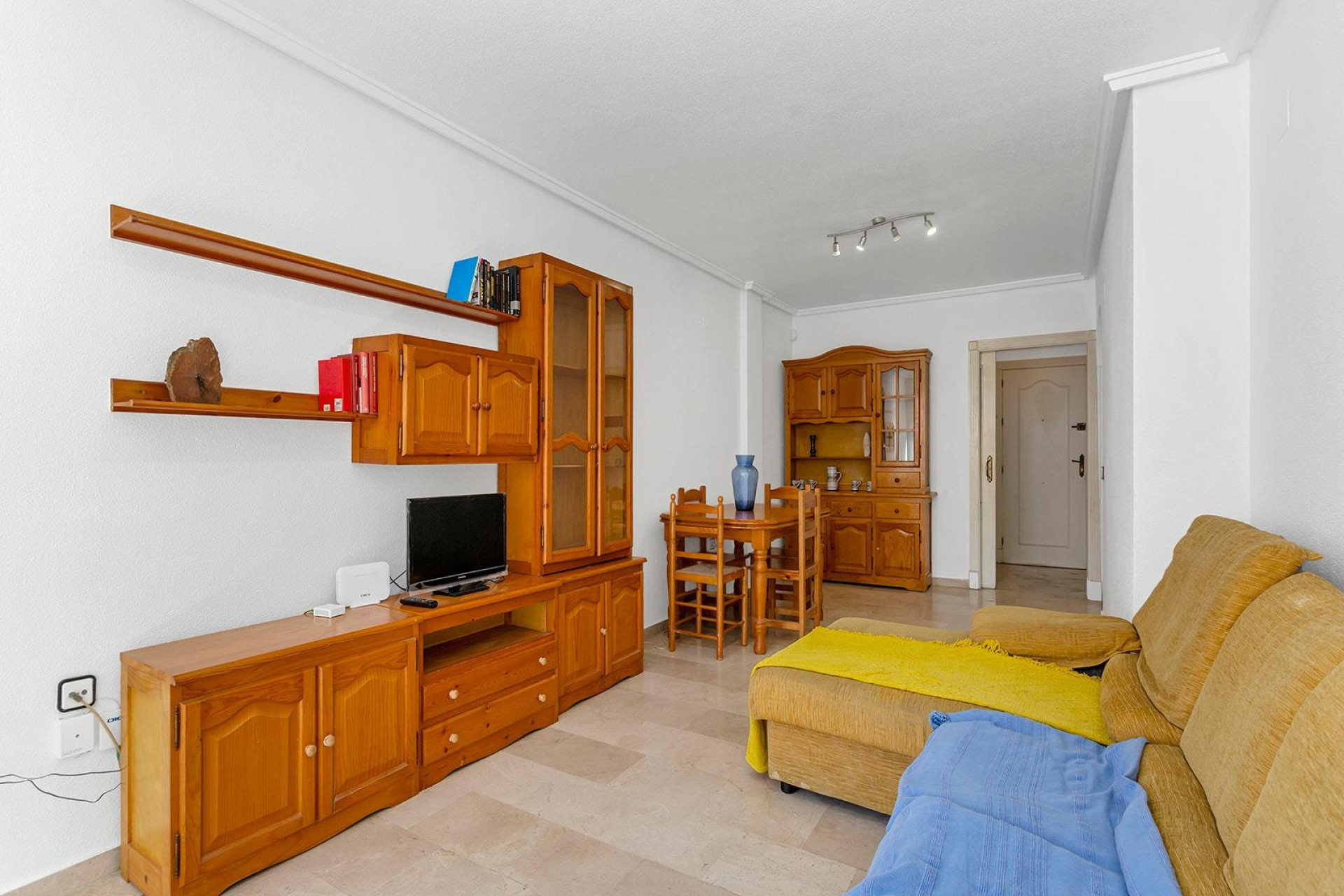 Resale - Apartment  - Torrevieja - La Mata pueblo