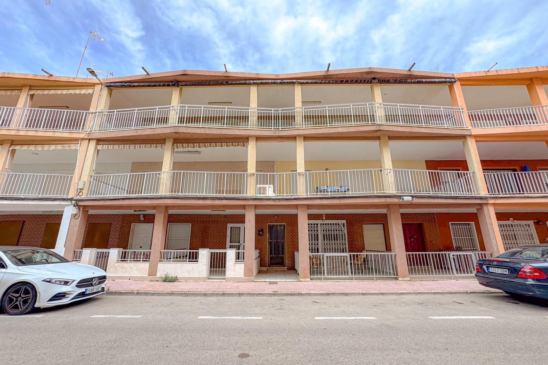 Resale - Apartment  - Torrevieja - La Mata pueblo