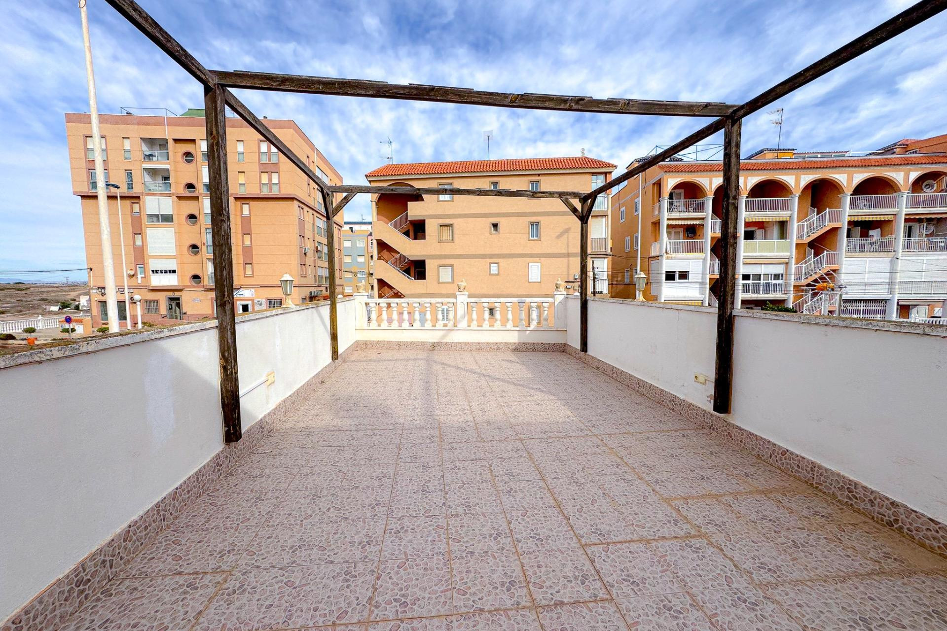 Resale - Apartment  - Torrevieja - La Mata pueblo