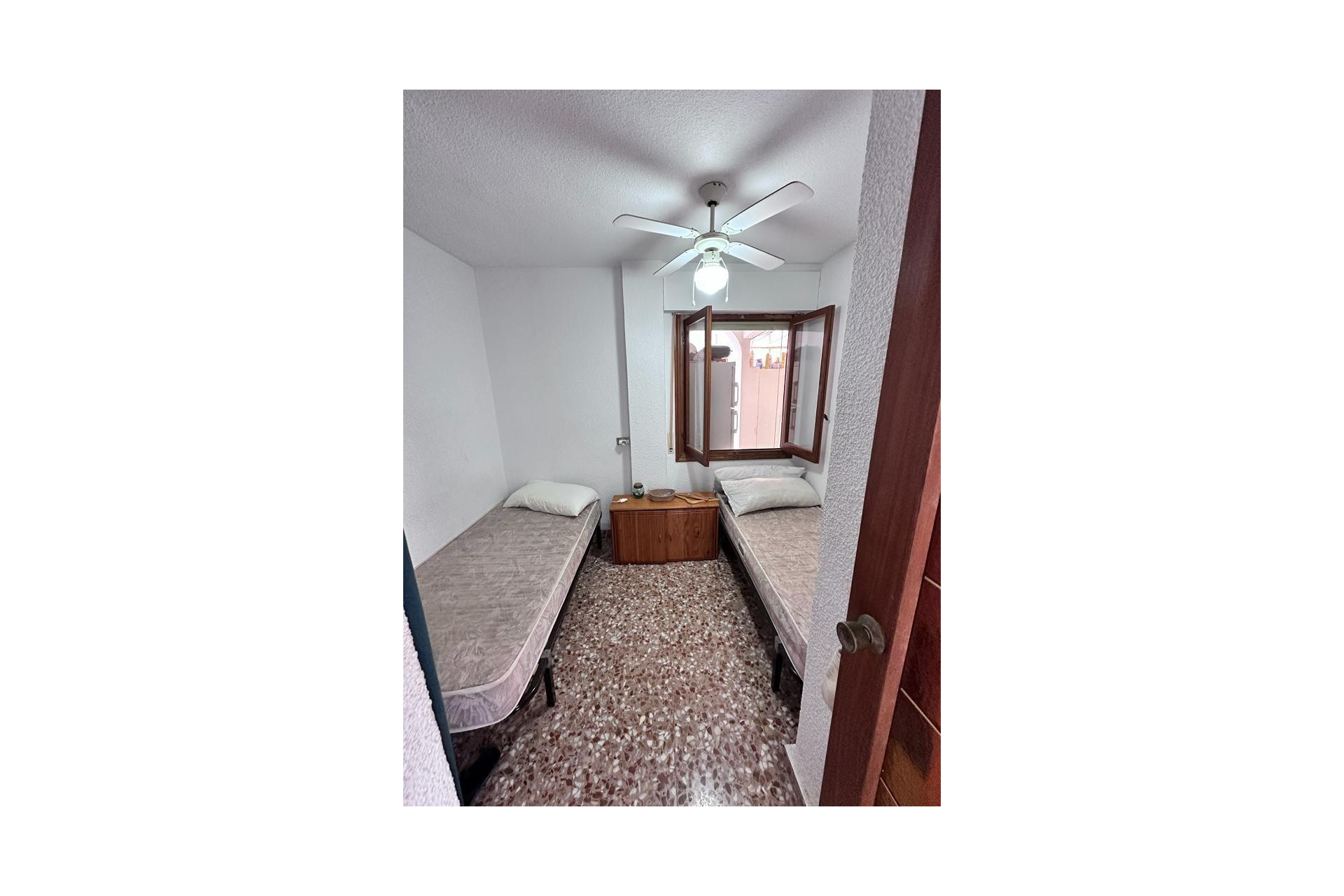 Resale - Apartment  - Torrevieja - La Mata pueblo