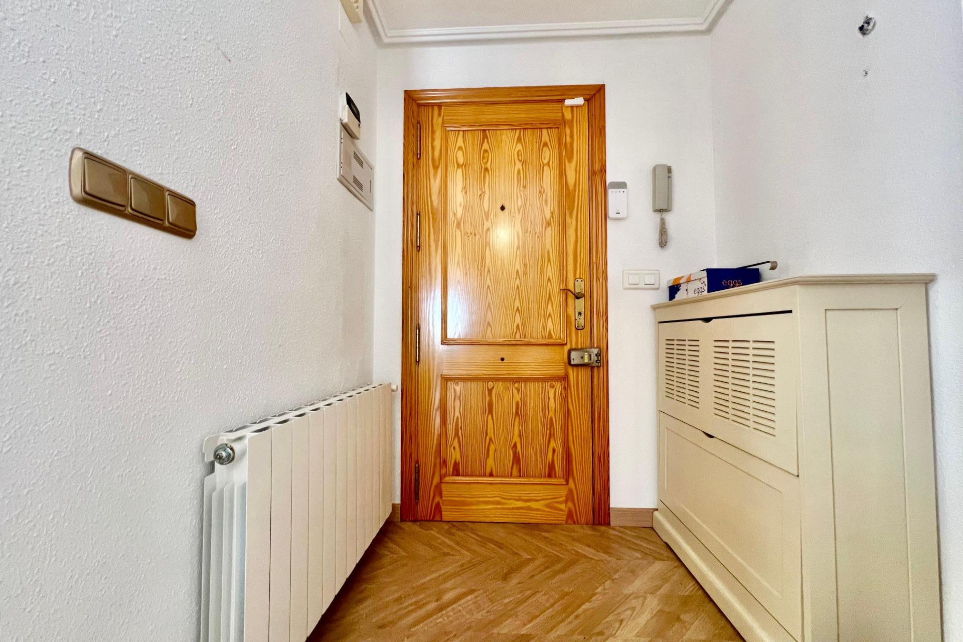 Resale - Apartment  - Torrevieja - La Mata pueblo