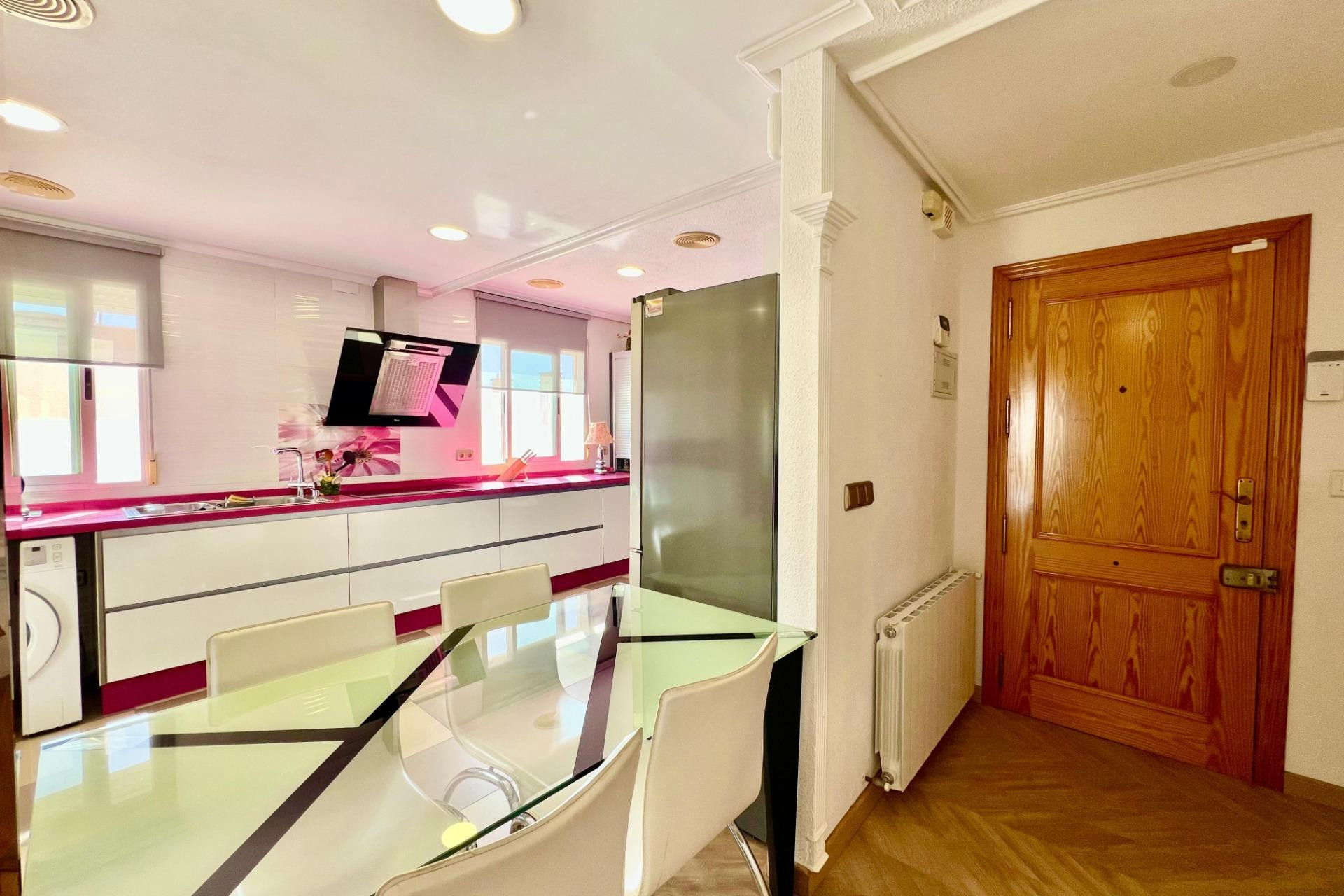 Resale - Apartment  - Torrevieja - La Mata pueblo