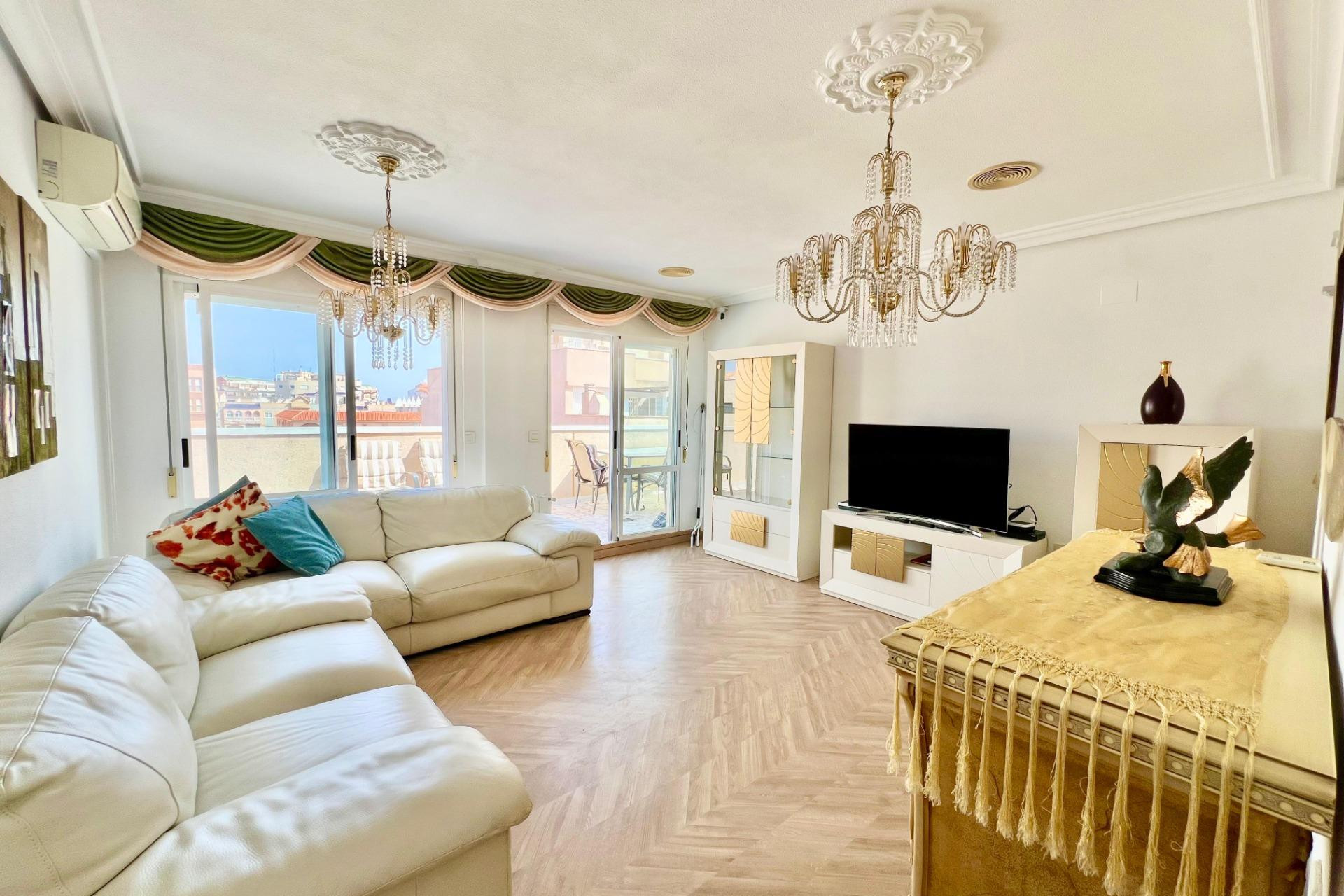 Resale - Apartment  - Torrevieja - La Mata pueblo
