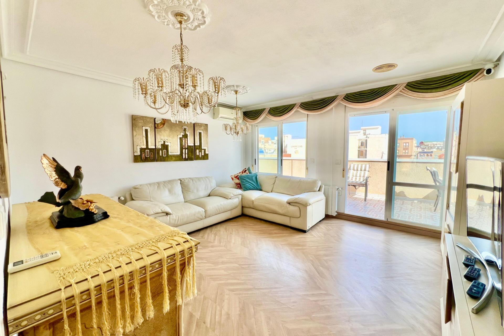 Resale - Apartment  - Torrevieja - La Mata pueblo