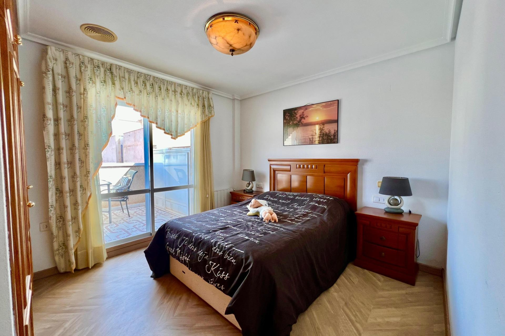 Resale - Apartment  - Torrevieja - La Mata pueblo