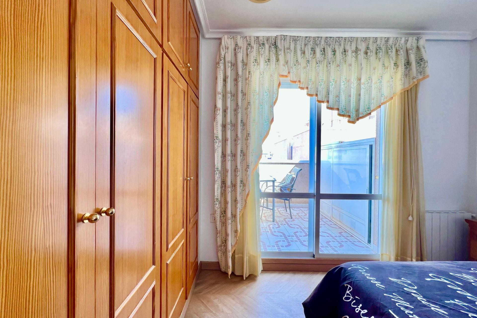 Resale - Apartment  - Torrevieja - La Mata pueblo