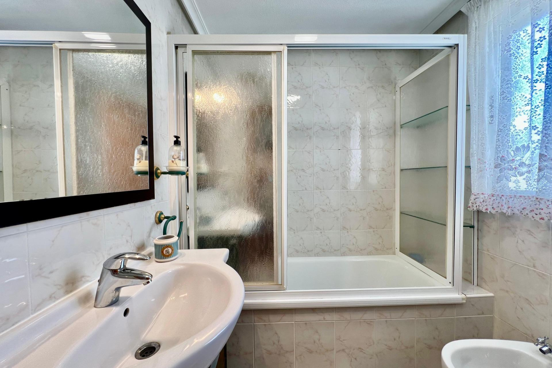 Resale - Apartment  - Torrevieja - La Mata pueblo