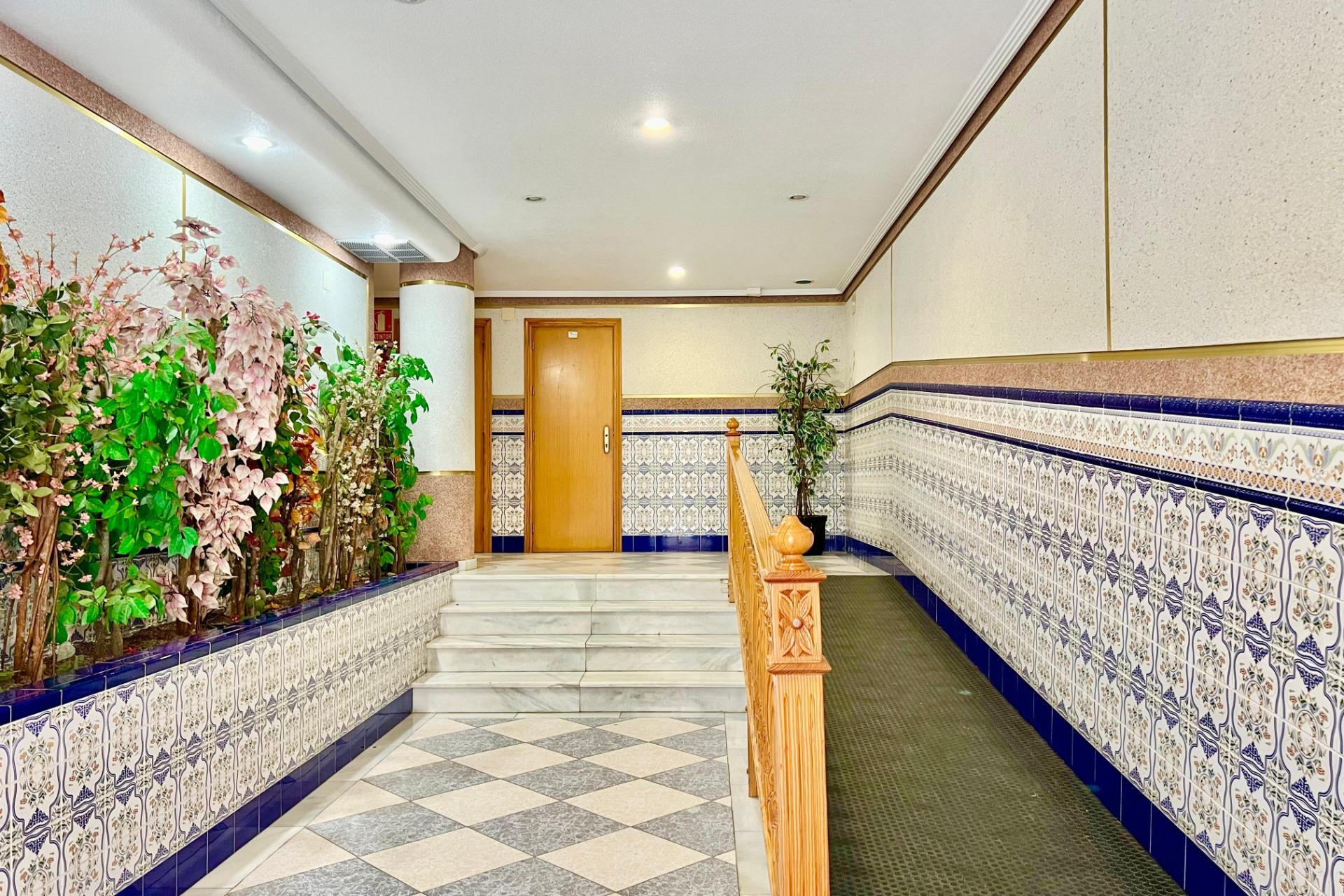 Resale - Apartment  - Torrevieja - La Mata pueblo