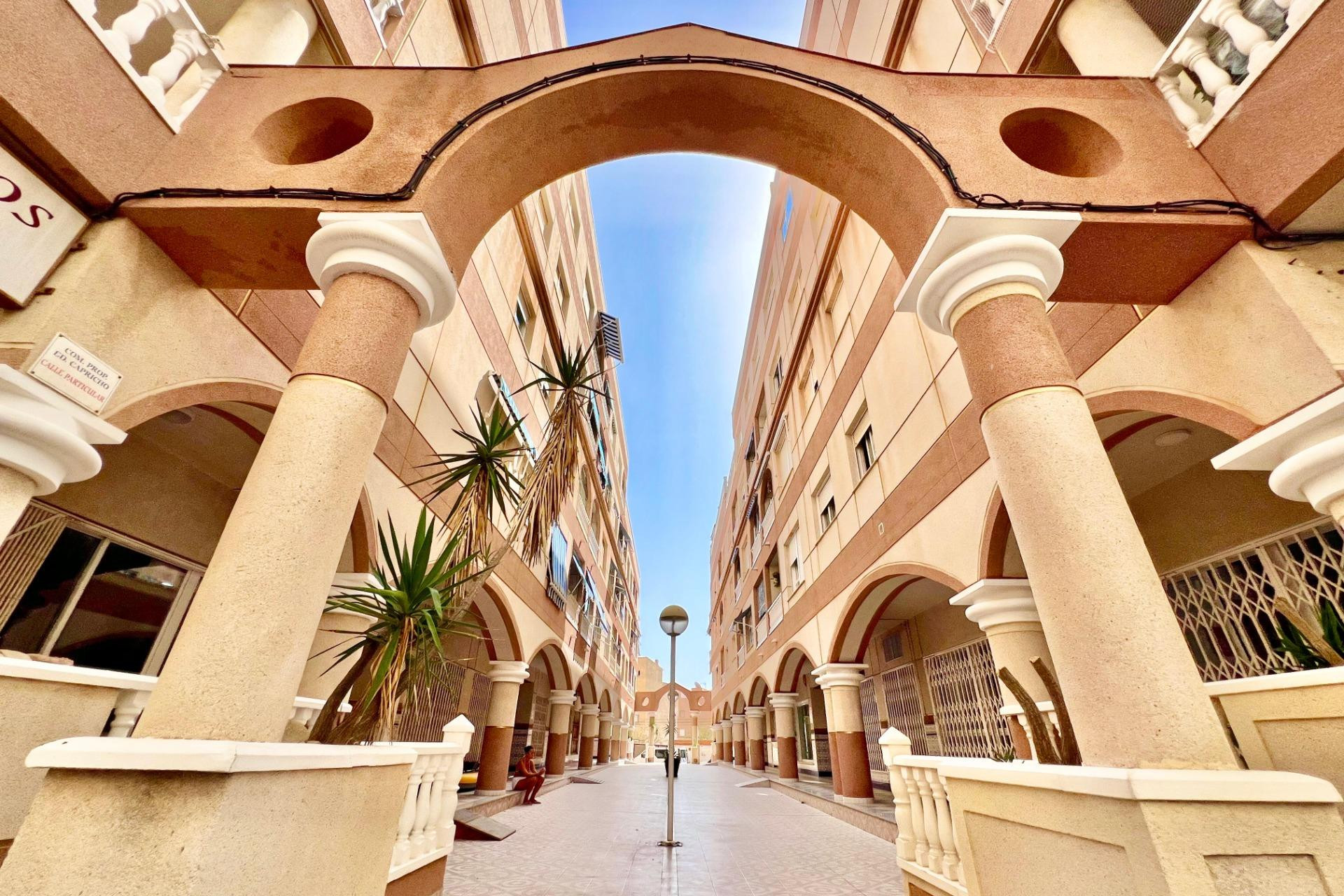 Resale - Apartment  - Torrevieja - La Mata pueblo