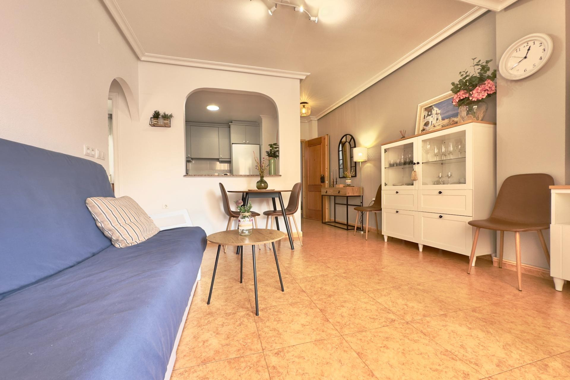 Resale - Apartment  - Torrevieja - La Mata pueblo