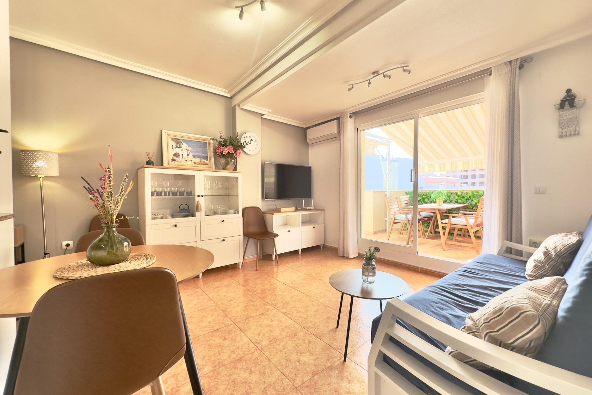 Resale - Apartment  - Torrevieja - La Mata pueblo
