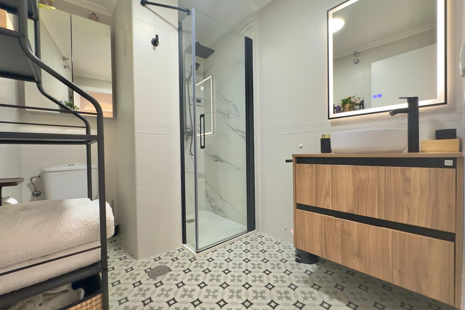 Resale - Apartment  - Torrevieja - La Mata pueblo