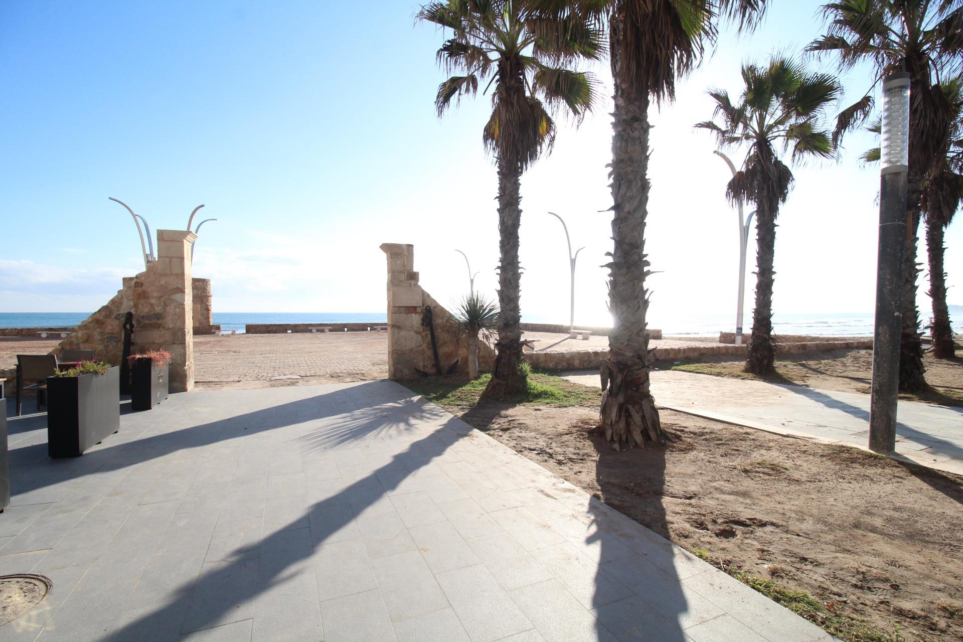 Resale - Apartment  - Torrevieja - La Mata