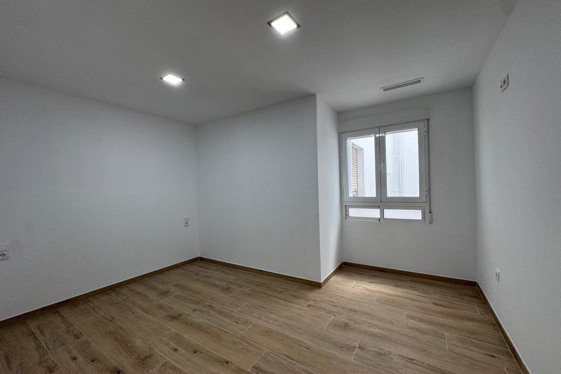 Resale - Apartment  - Torrevieja - La Mata