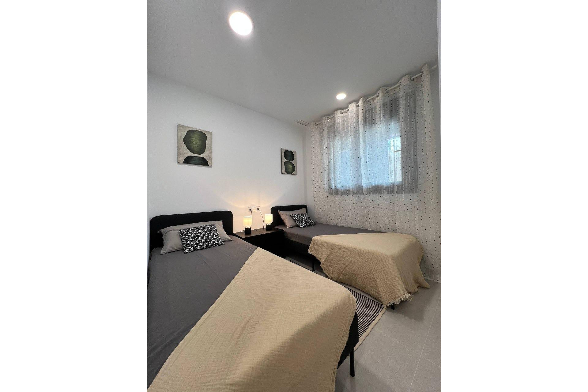 Resale - Apartment  - Torrevieja - La Mata