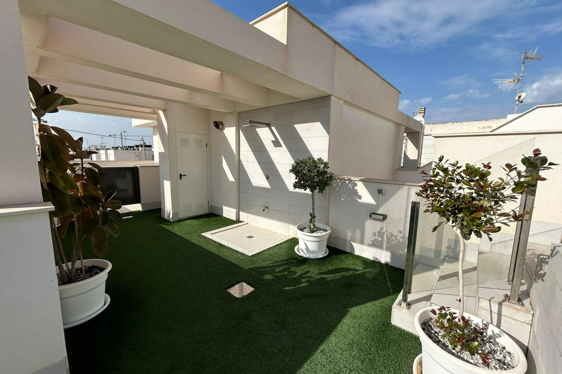 Resale - Apartment  - Torrevieja - Las Piscinas Naturales