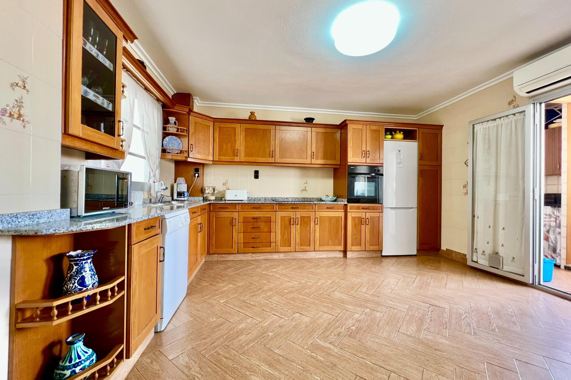 Resale - Apartment  - Torrevieja - Las Piscinas Naturales