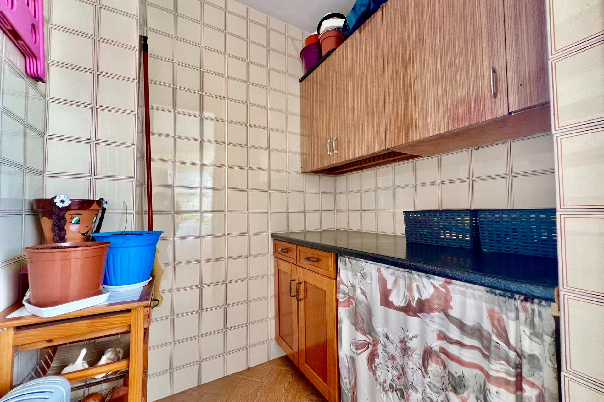 Resale - Apartment  - Torrevieja - Las Piscinas Naturales