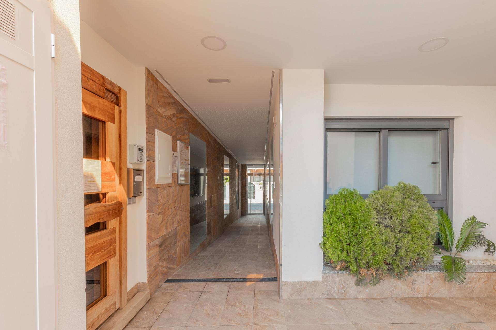 Resale - Apartment  - Torrevieja - Los Frutales