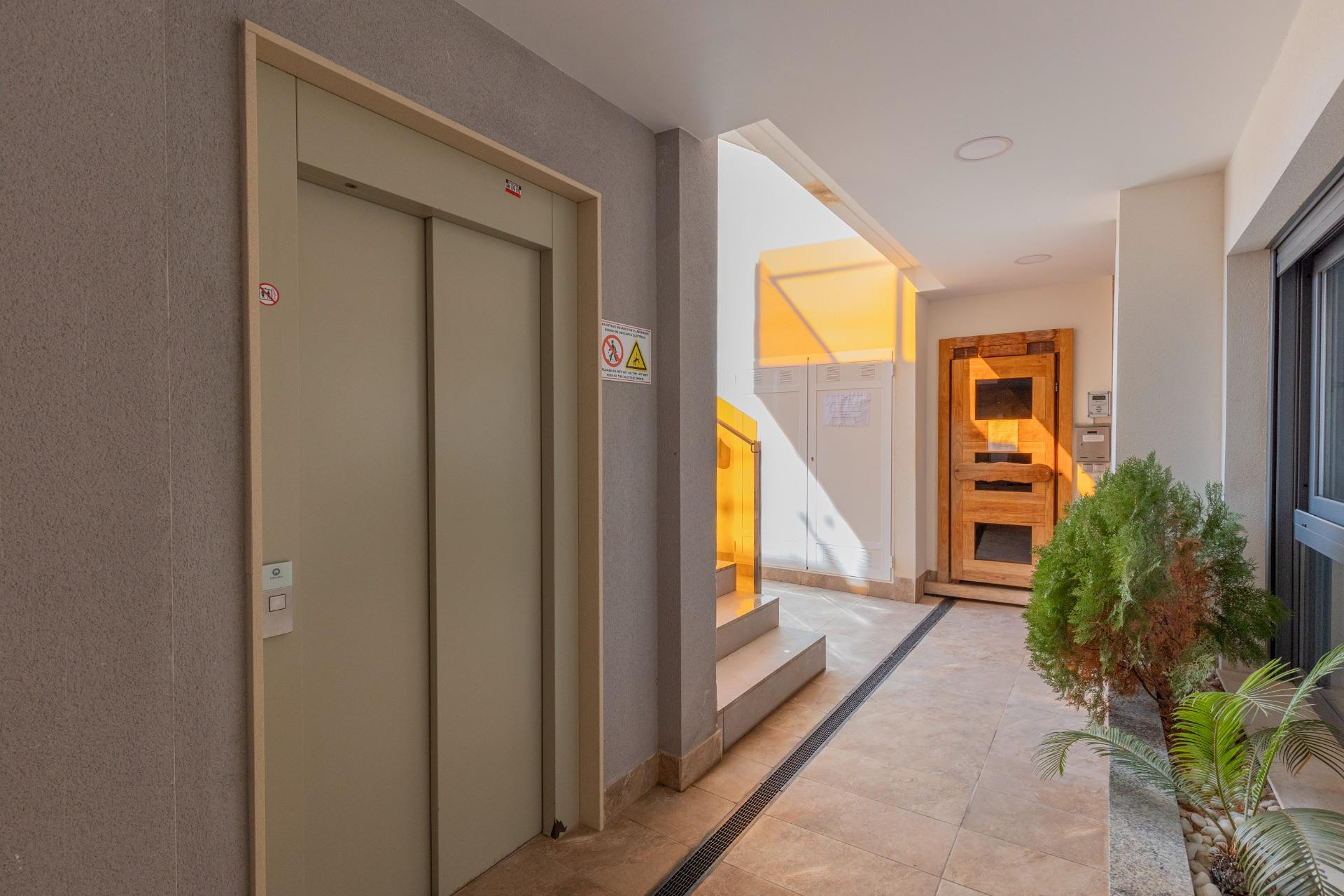 Resale - Apartment  - Torrevieja - Los Frutales