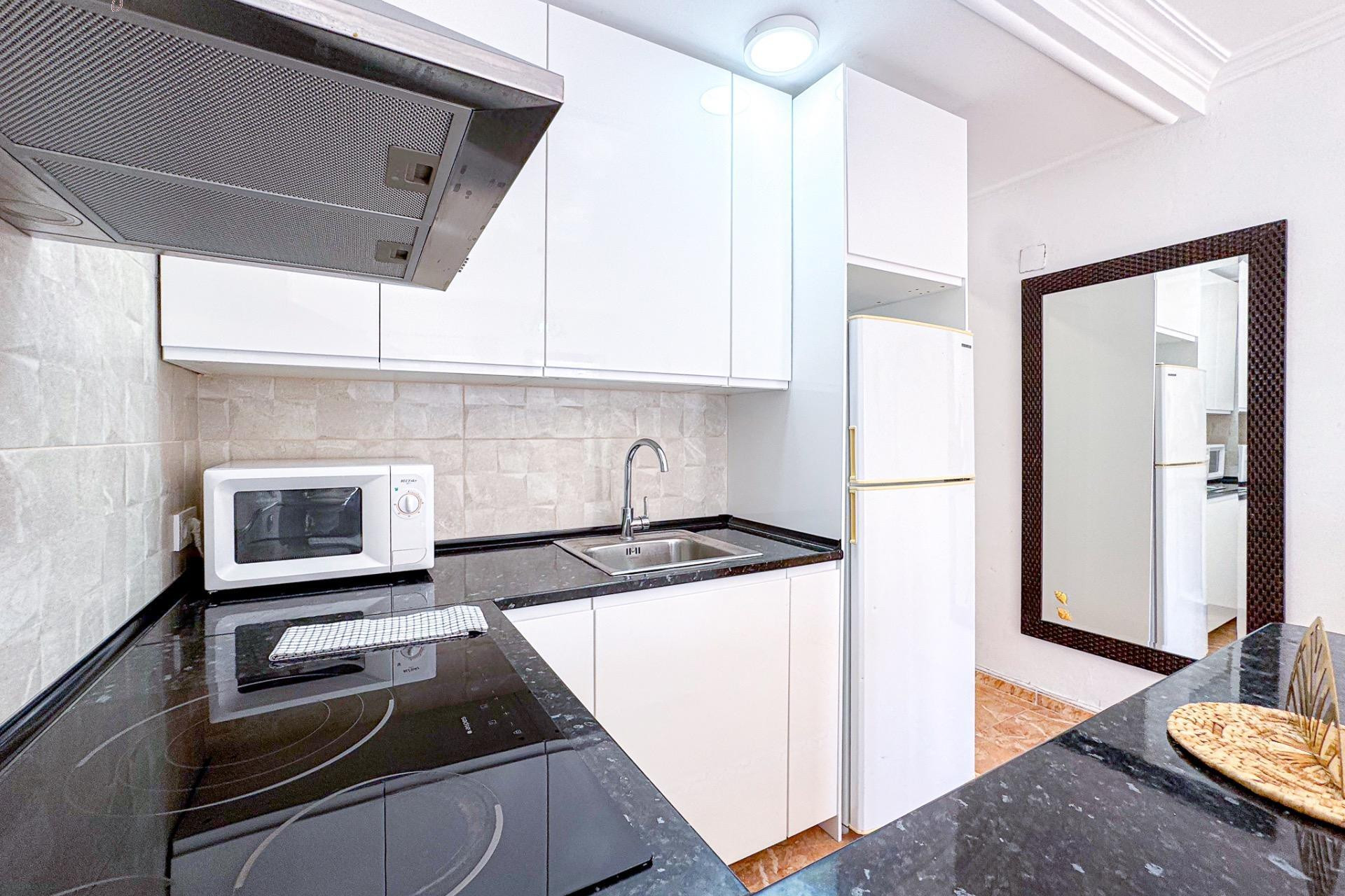 Resale - Apartment  - Torrevieja - Los Frutales