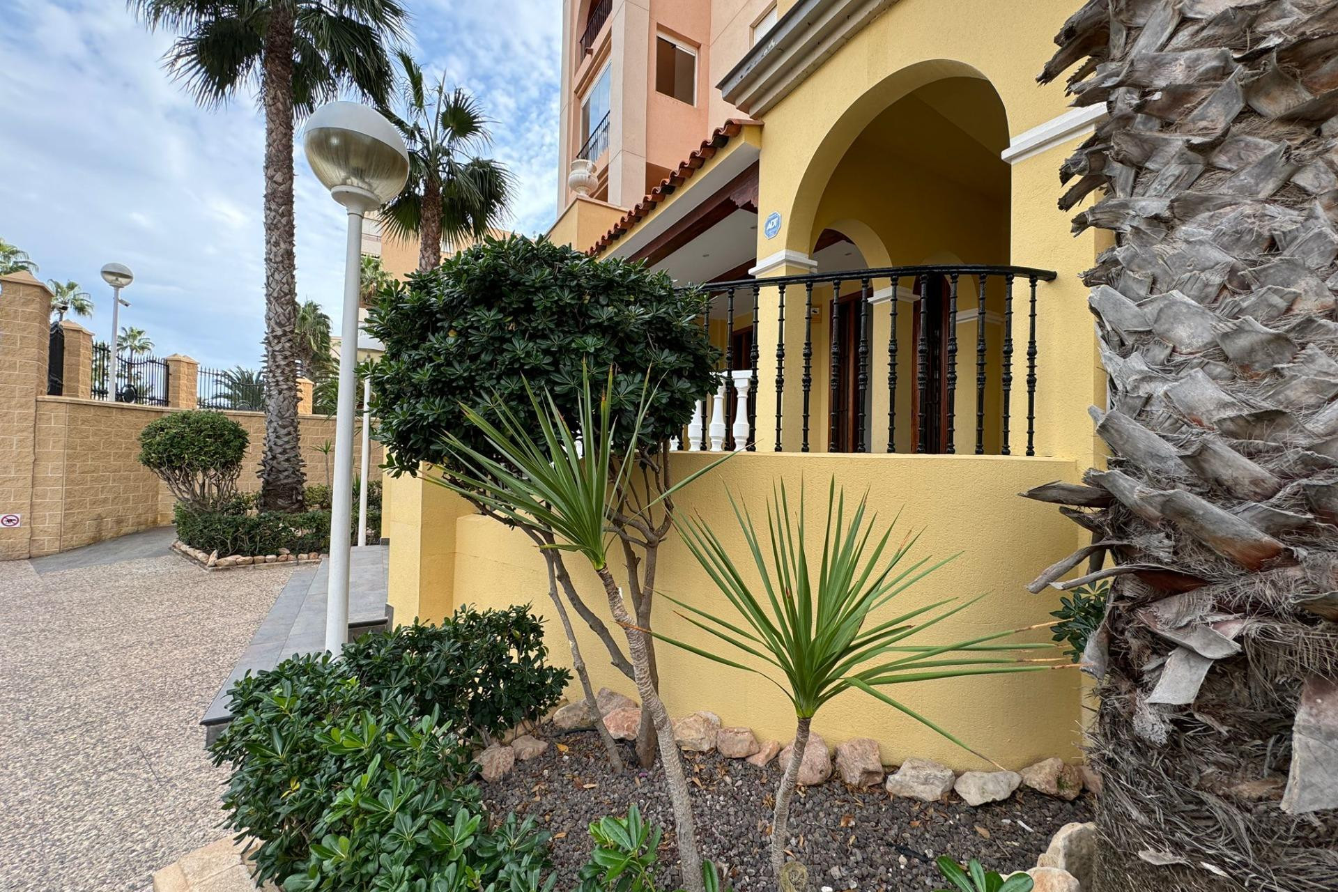 Resale - Apartment  - Torrevieja - Los Frutales