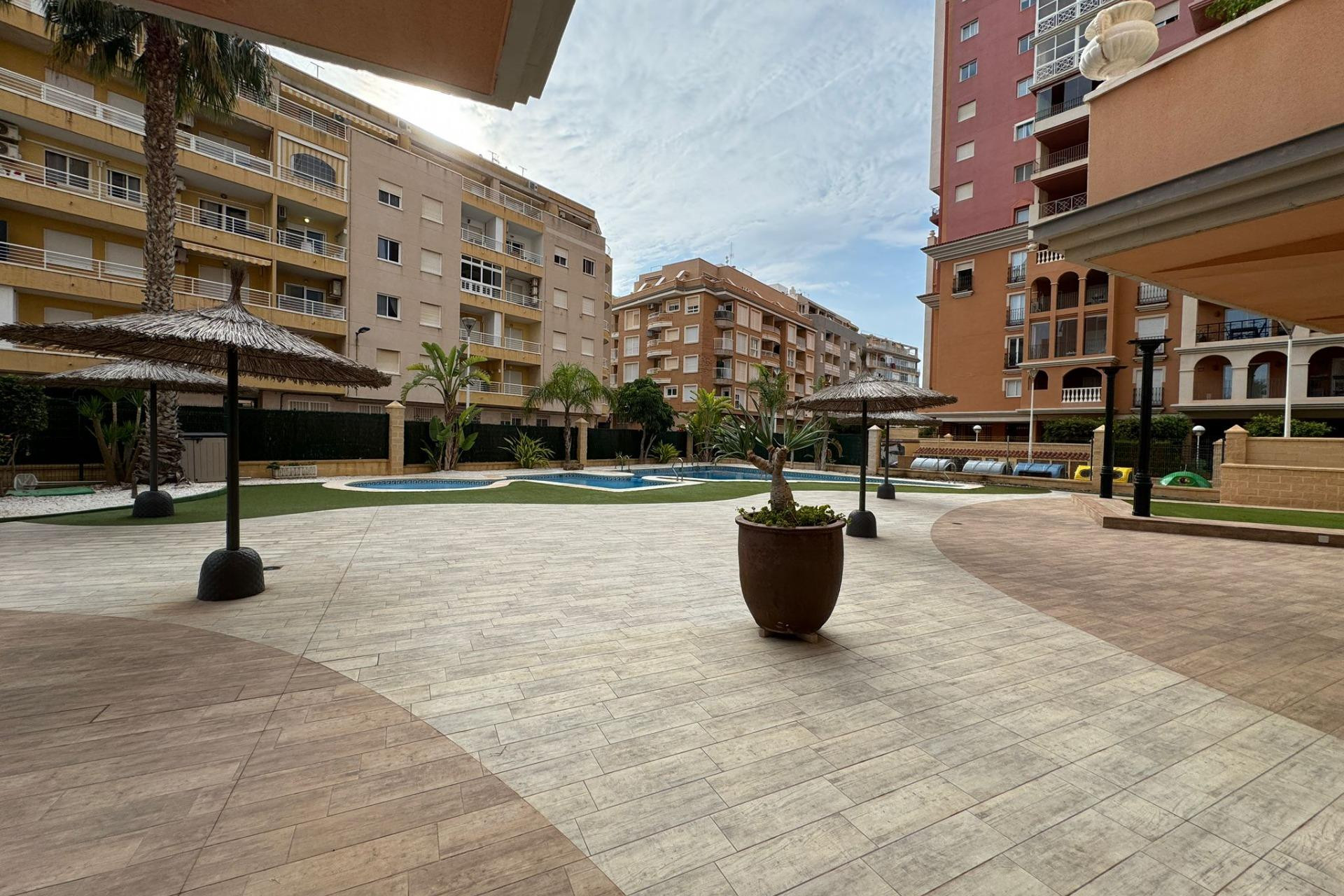 Resale - Apartment  - Torrevieja - Los Frutales