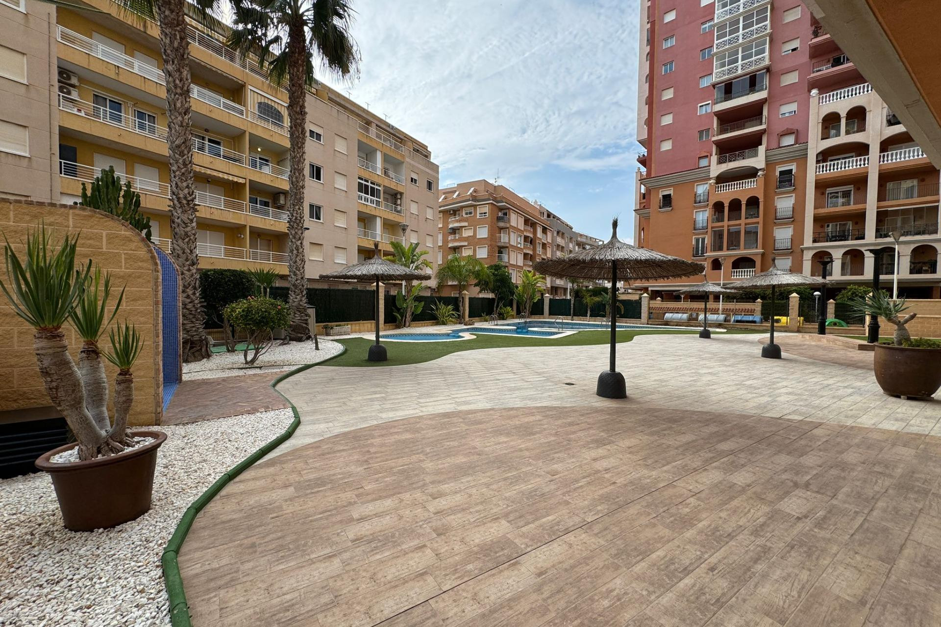 Resale - Apartment  - Torrevieja - Los Frutales