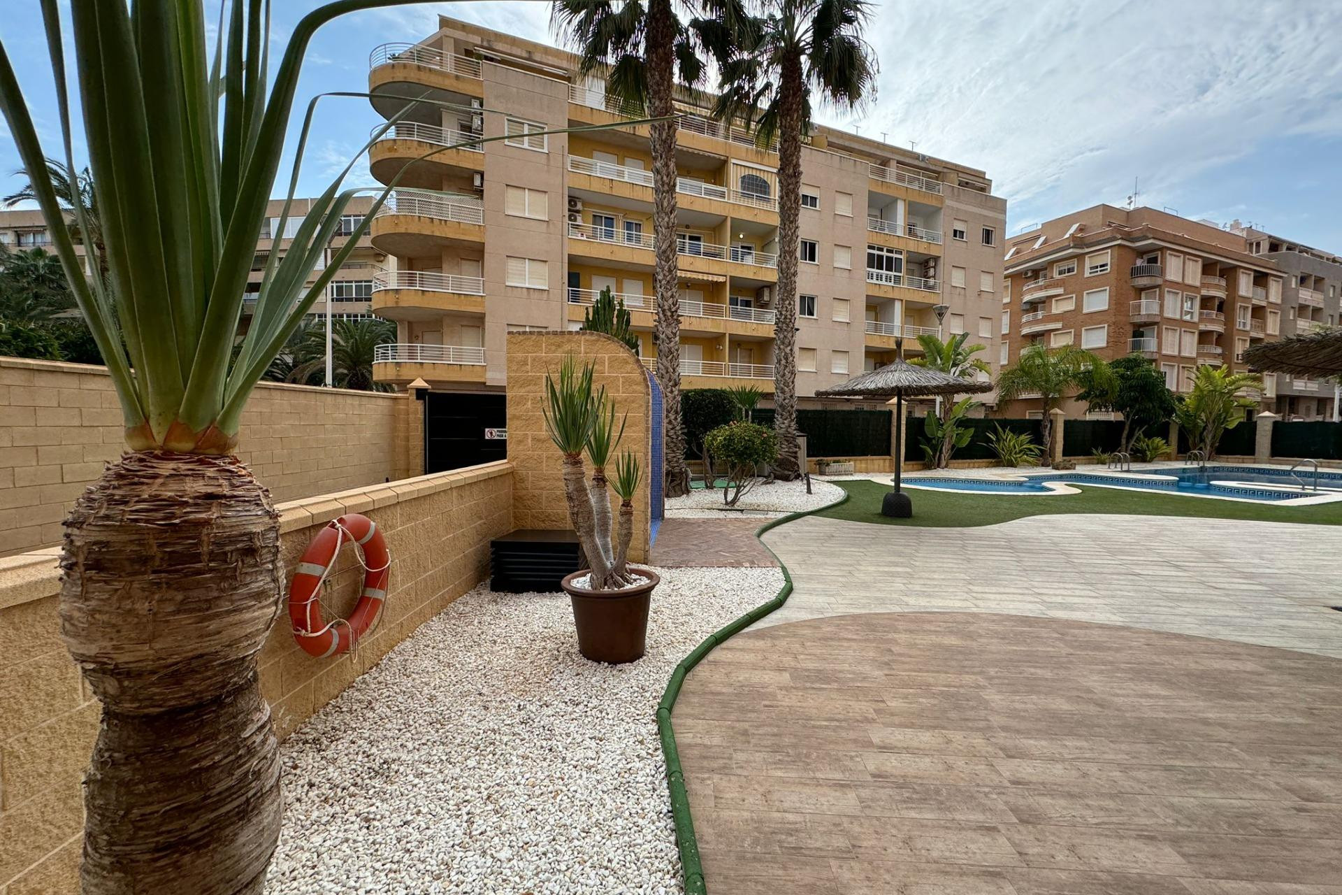 Resale - Apartment  - Torrevieja - Los Frutales