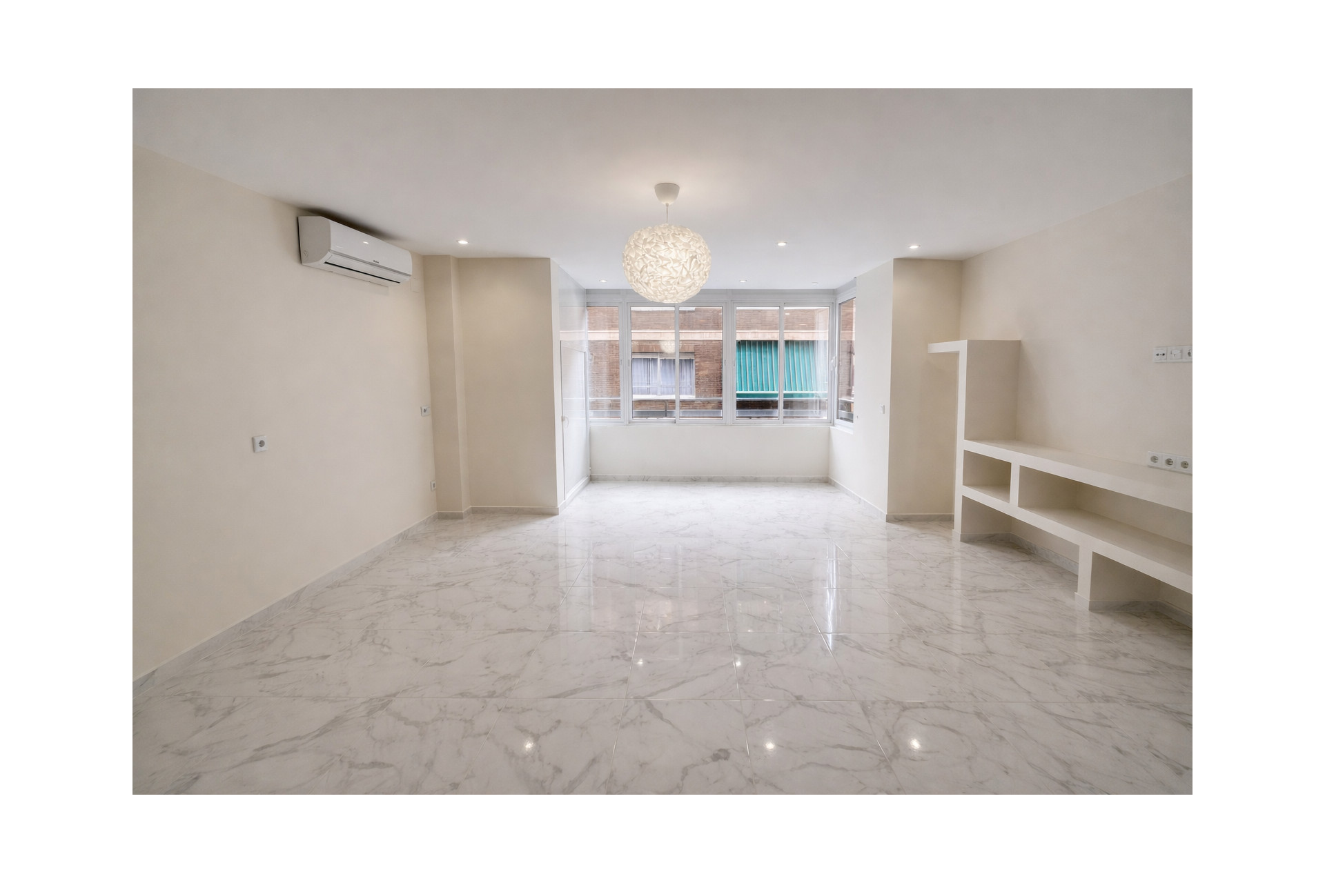 Resale - Apartment  - Torrevieja - Muelle Pesquero