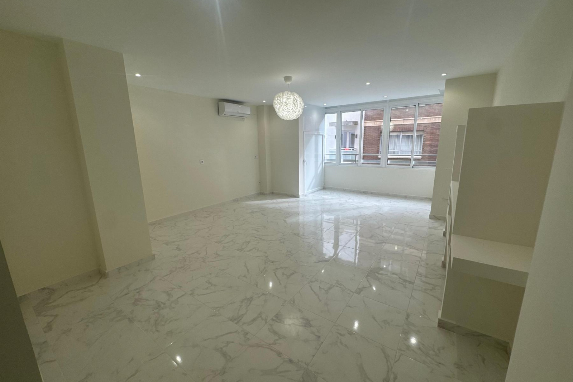 Resale - Apartment  - Torrevieja - Muelle Pesquero