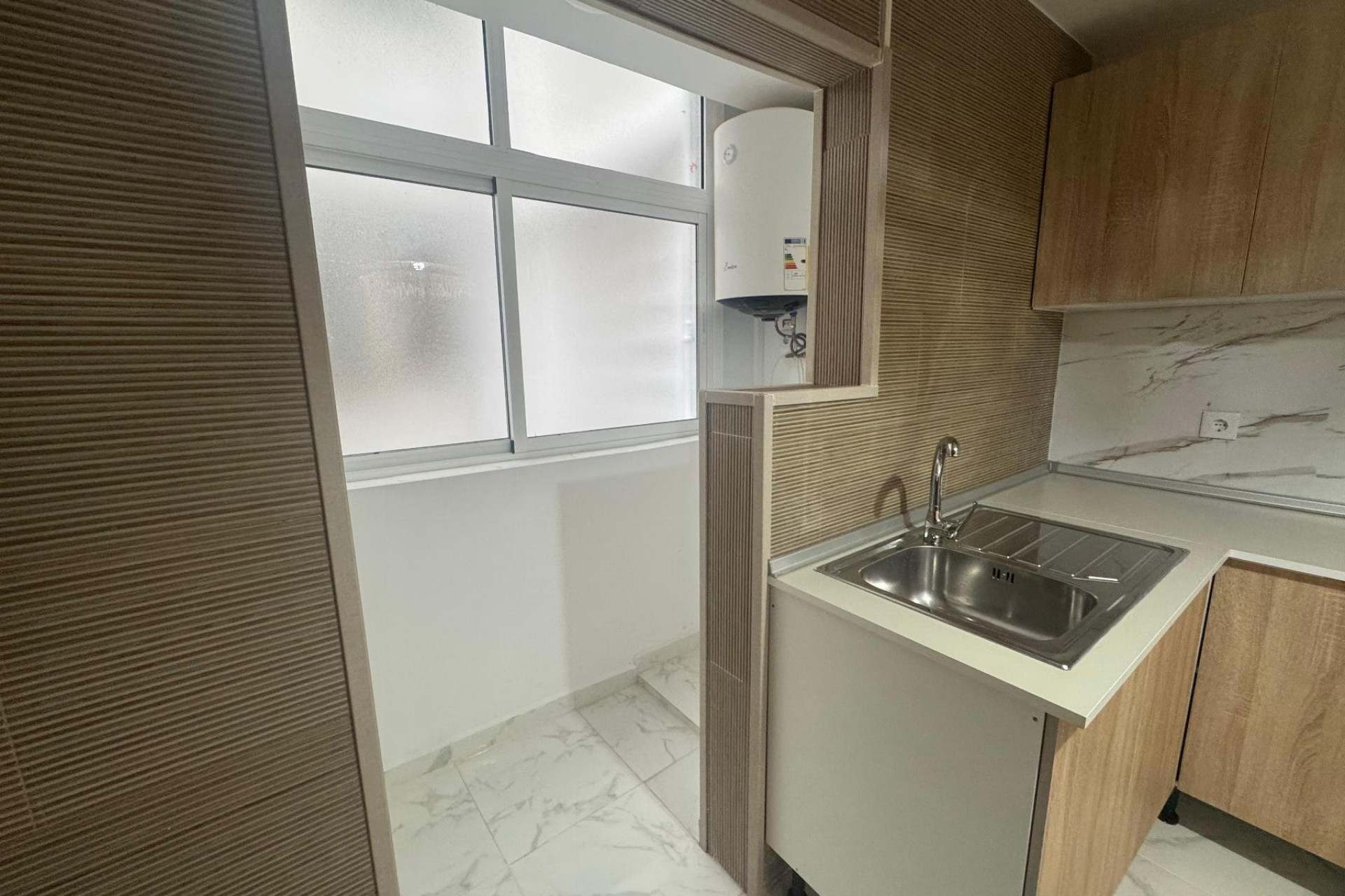 Resale - Apartment  - Torrevieja - Muelle Pesquero