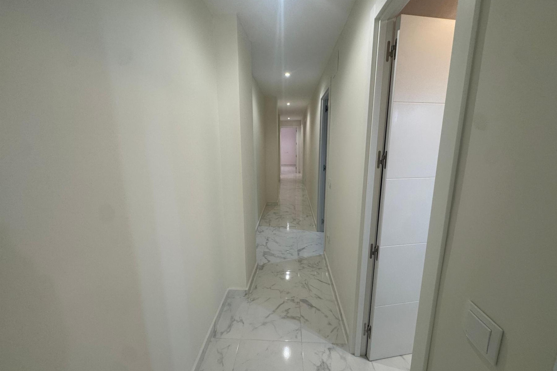 Resale - Apartment  - Torrevieja - Muelle Pesquero