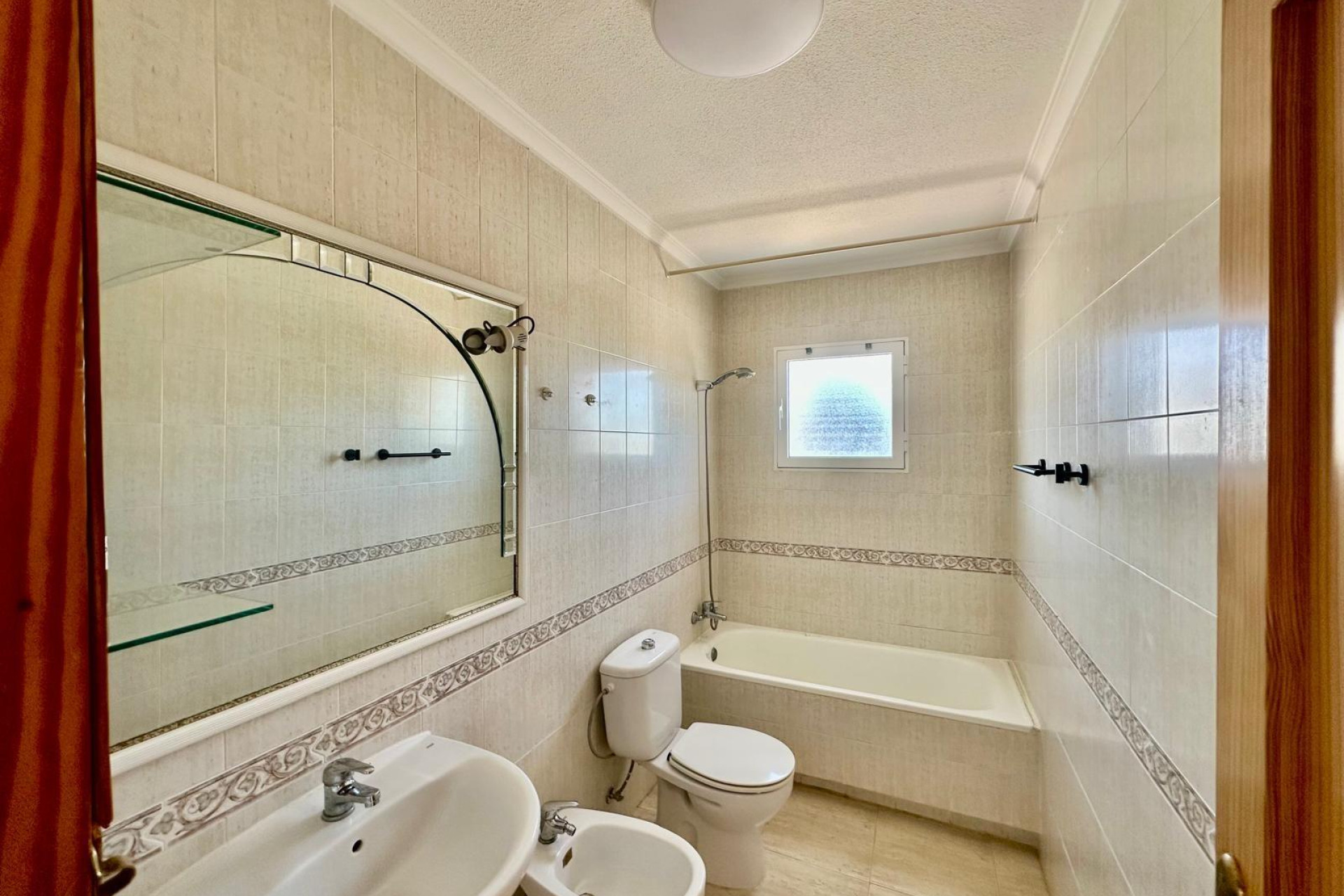 Resale - Apartment  - Torrevieja - Orihuela costa