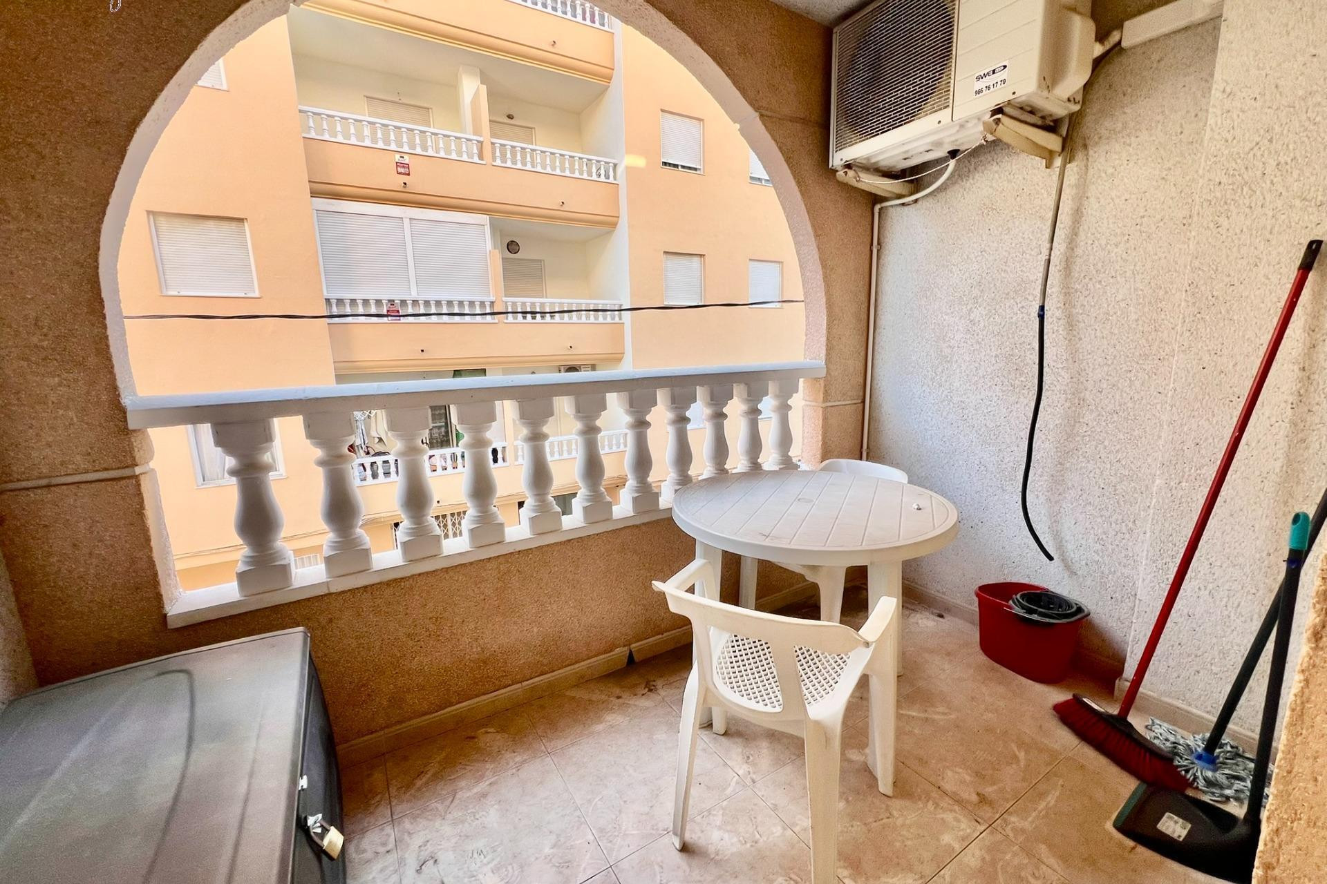 Resale - Apartment  - Torrevieja - Parque de Las Naciones