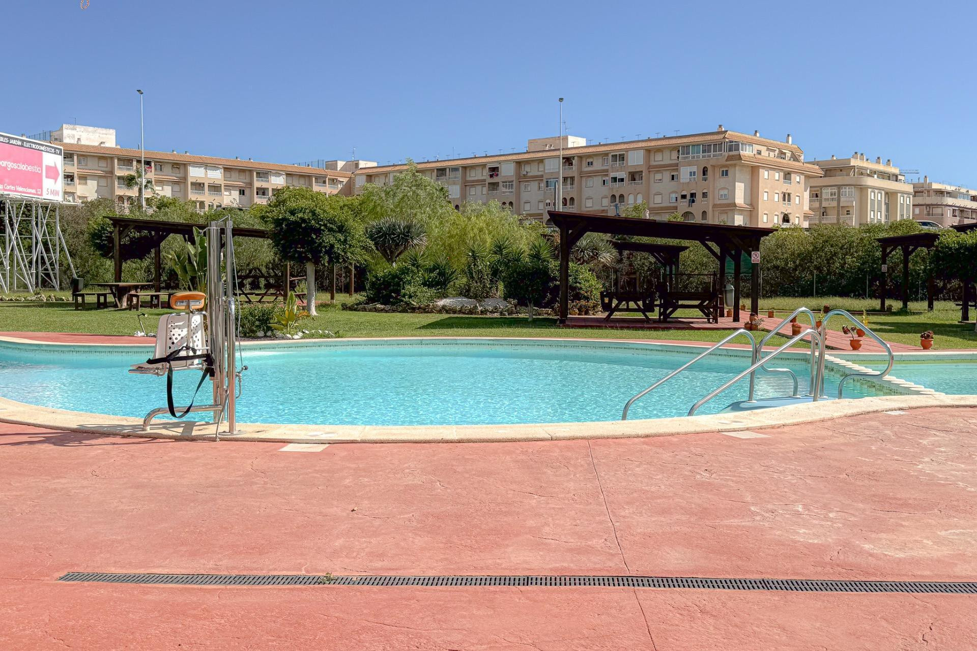 Resale - Apartment  - Torrevieja - Parque las naciones