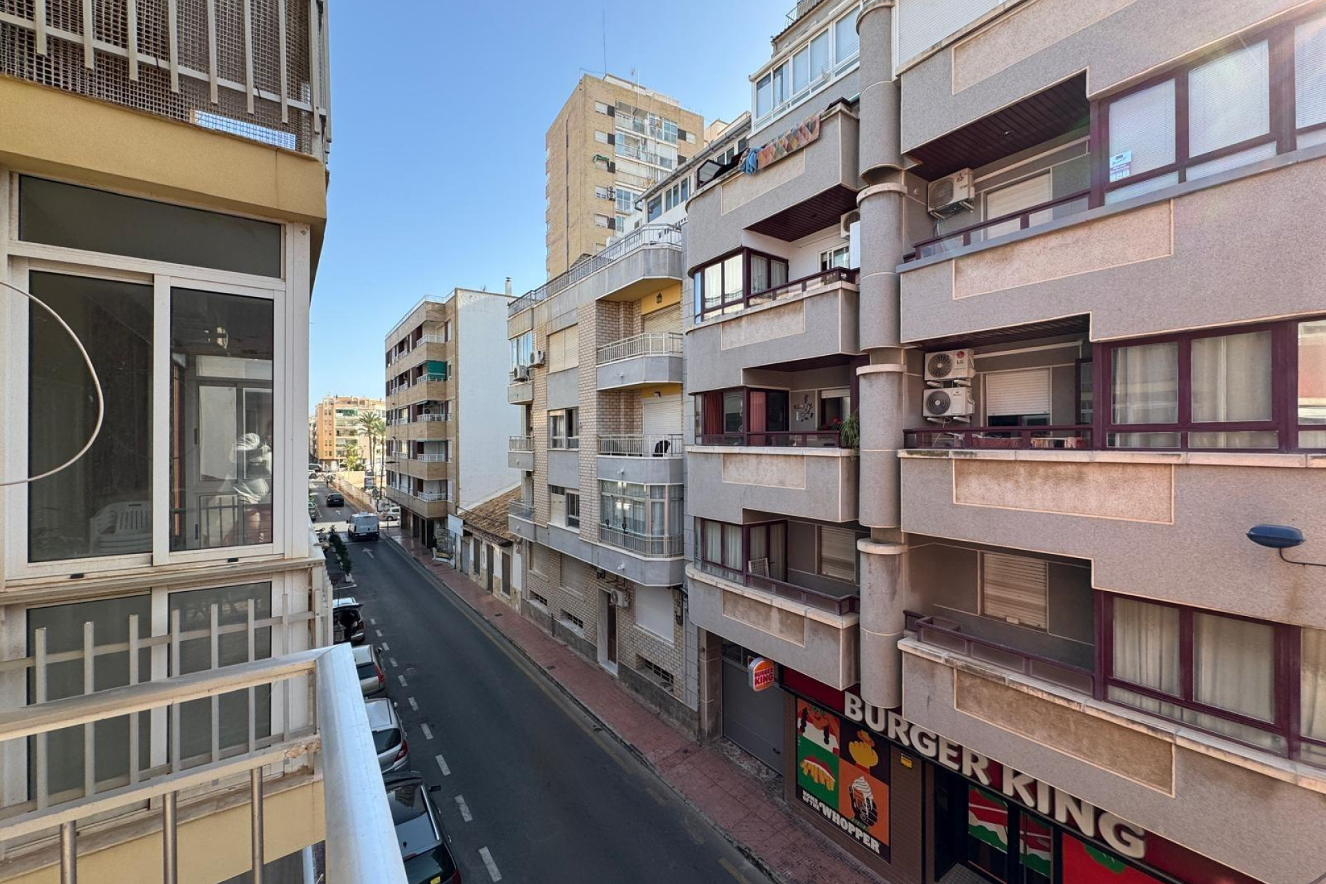 Resale - Apartment  - Torrevieja - Paseo maritimo