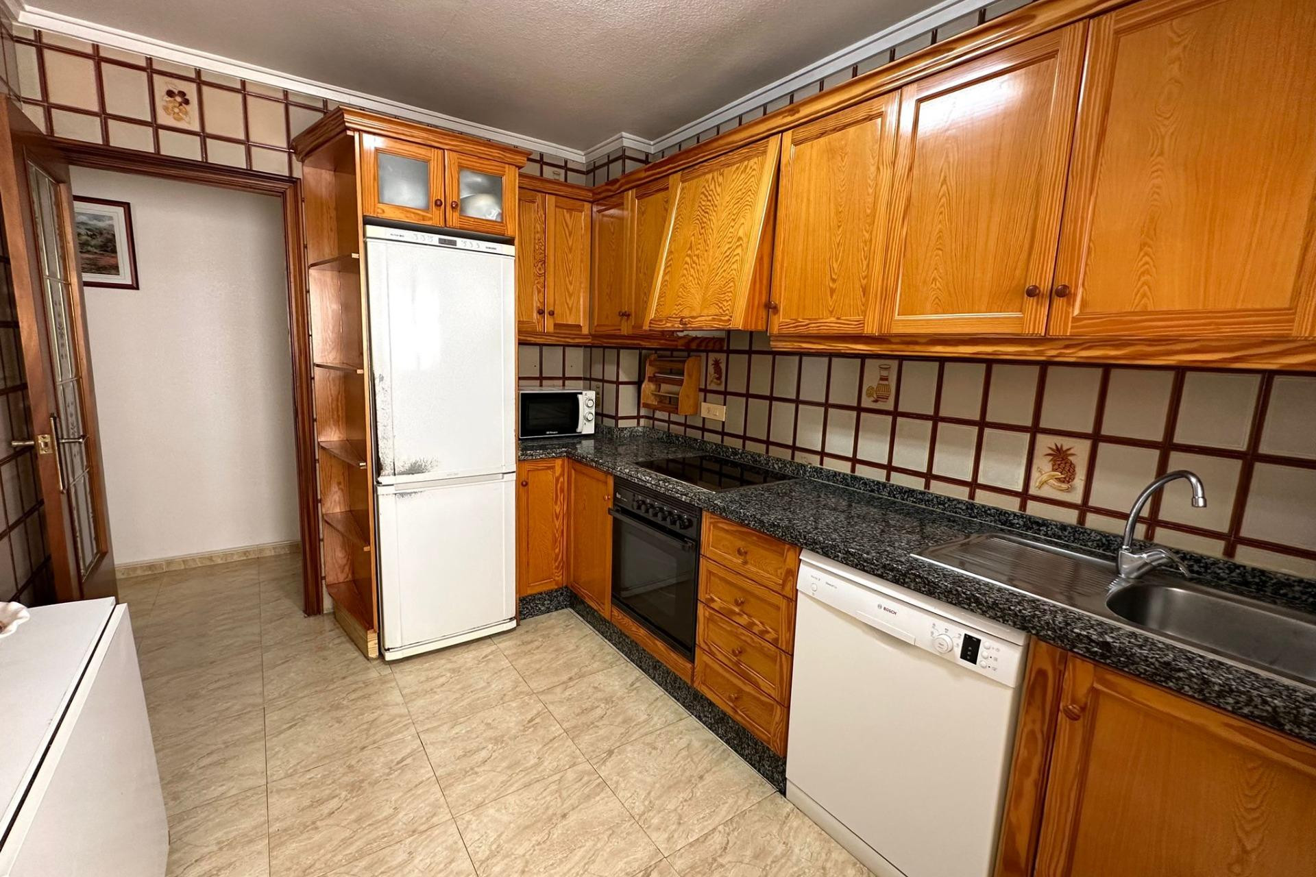 Resale - Apartment  - Torrevieja - Paseo maritimo