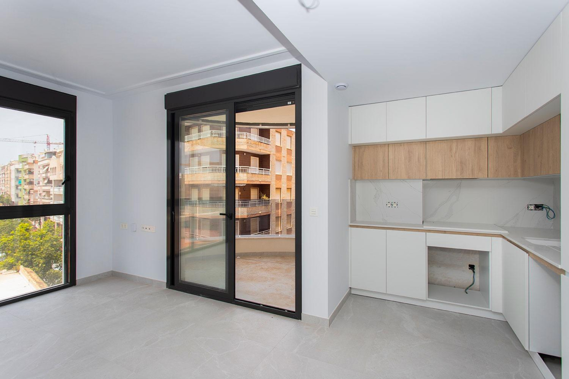 Resale - Apartment  - Torrevieja - Paseo maritimo