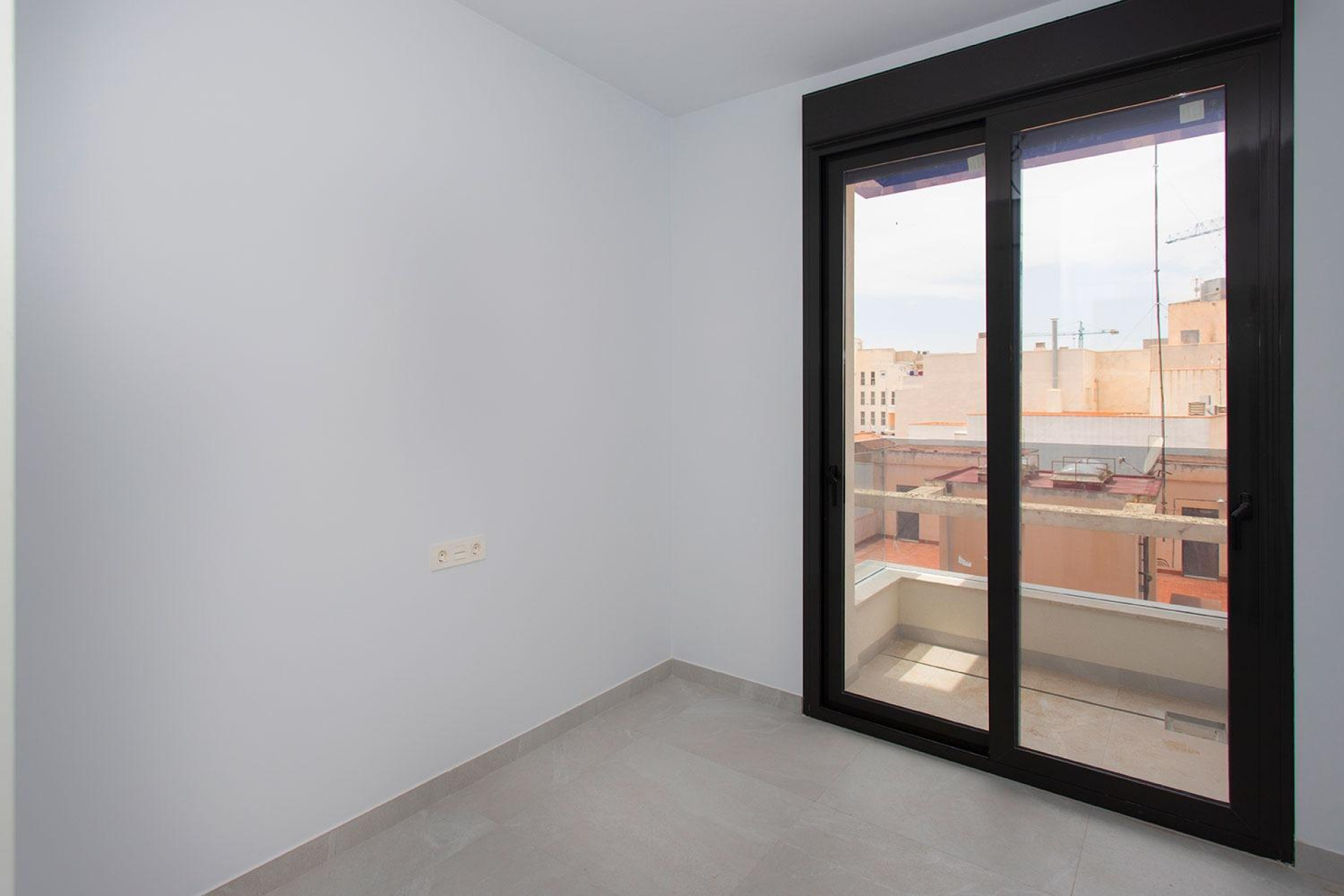 Resale - Apartment  - Torrevieja - Paseo maritimo