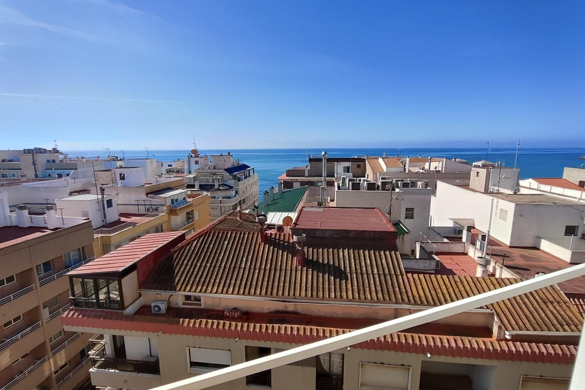Resale - Apartment  - Torrevieja - Paseo maritimo