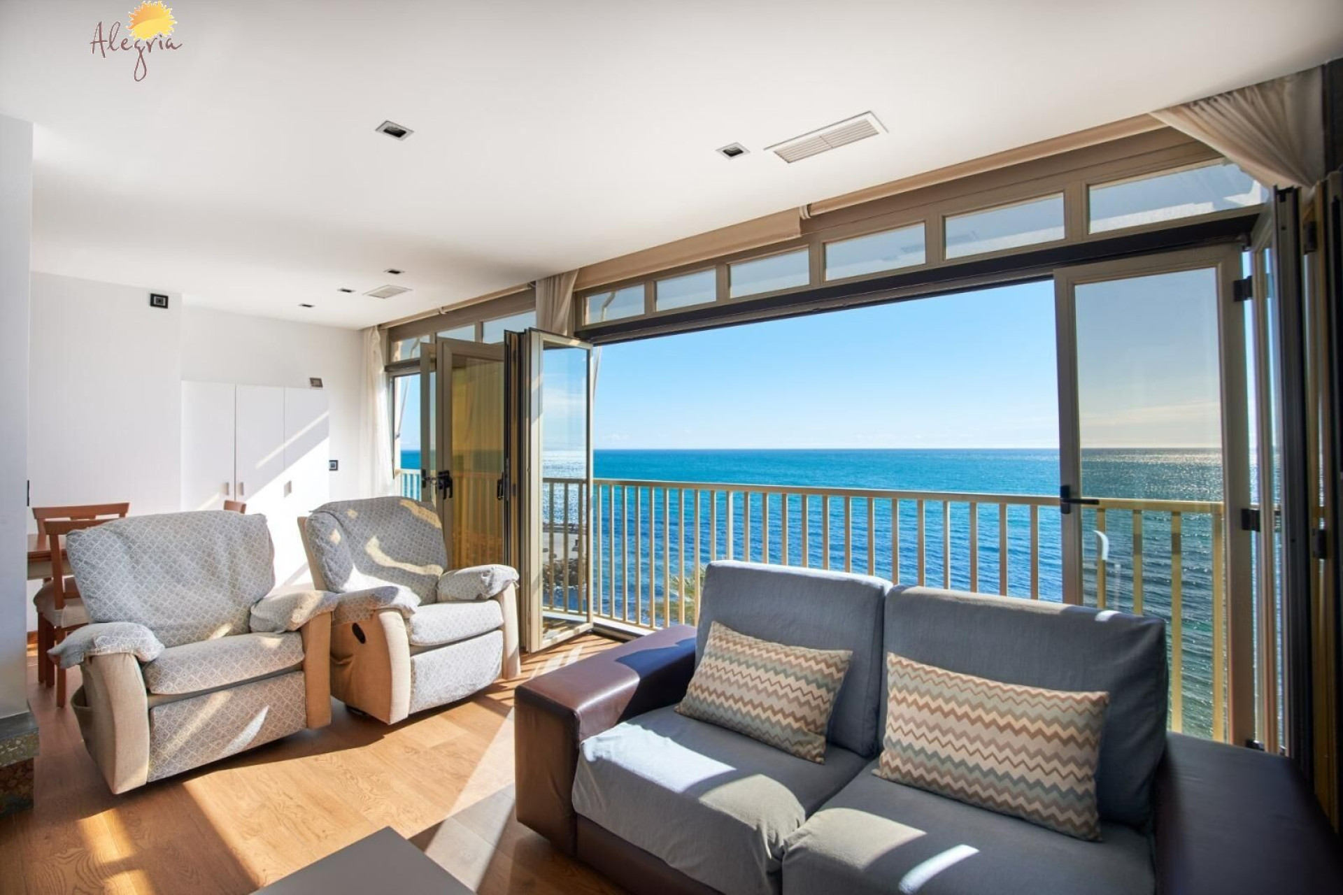 Resale - Apartment  - Torrevieja - Paseo maritimo