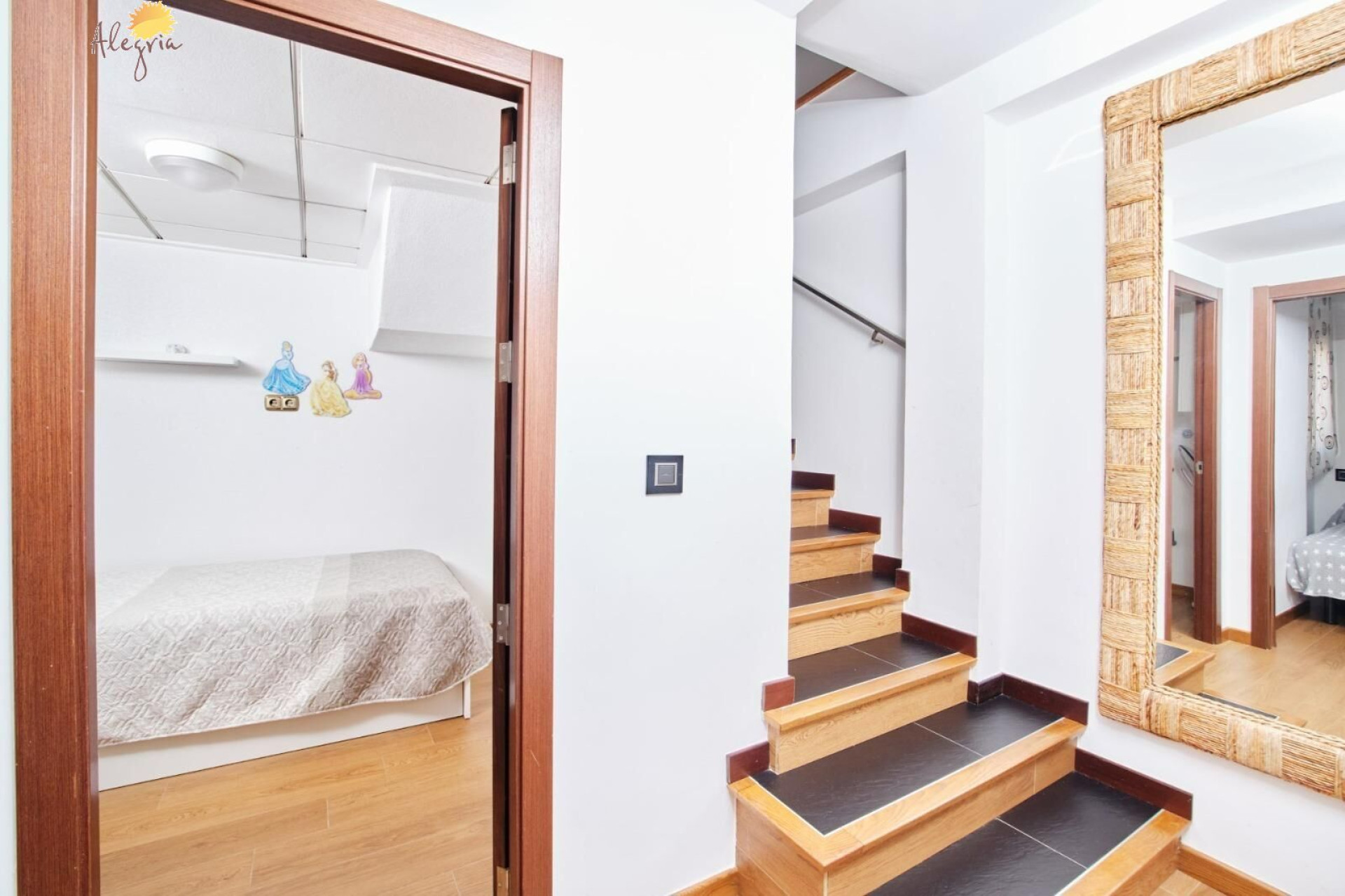 Resale - Apartment  - Torrevieja - Paseo maritimo