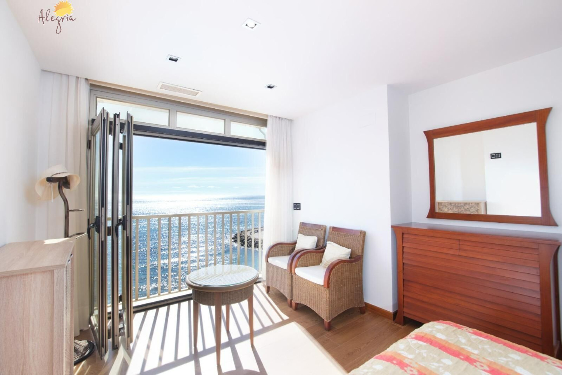 Resale - Apartment  - Torrevieja - Paseo maritimo