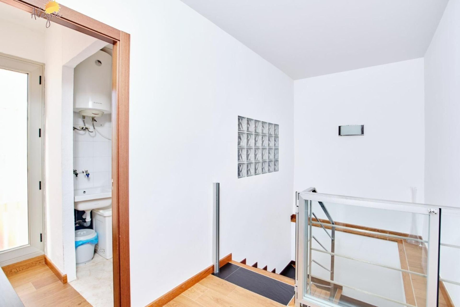 Resale - Apartment  - Torrevieja - Paseo maritimo