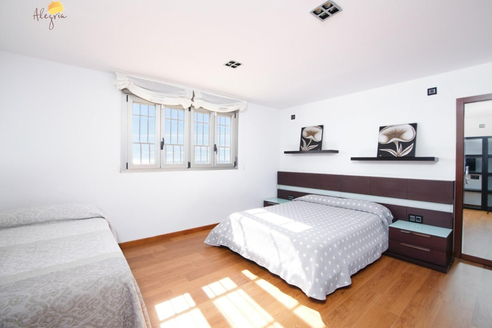 Resale - Apartment  - Torrevieja - Paseo maritimo