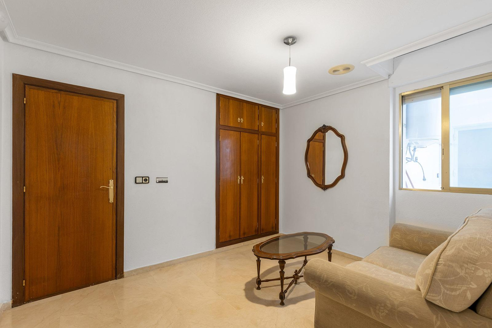 Resale - Apartment  - Torrevieja - Paseo maritimo