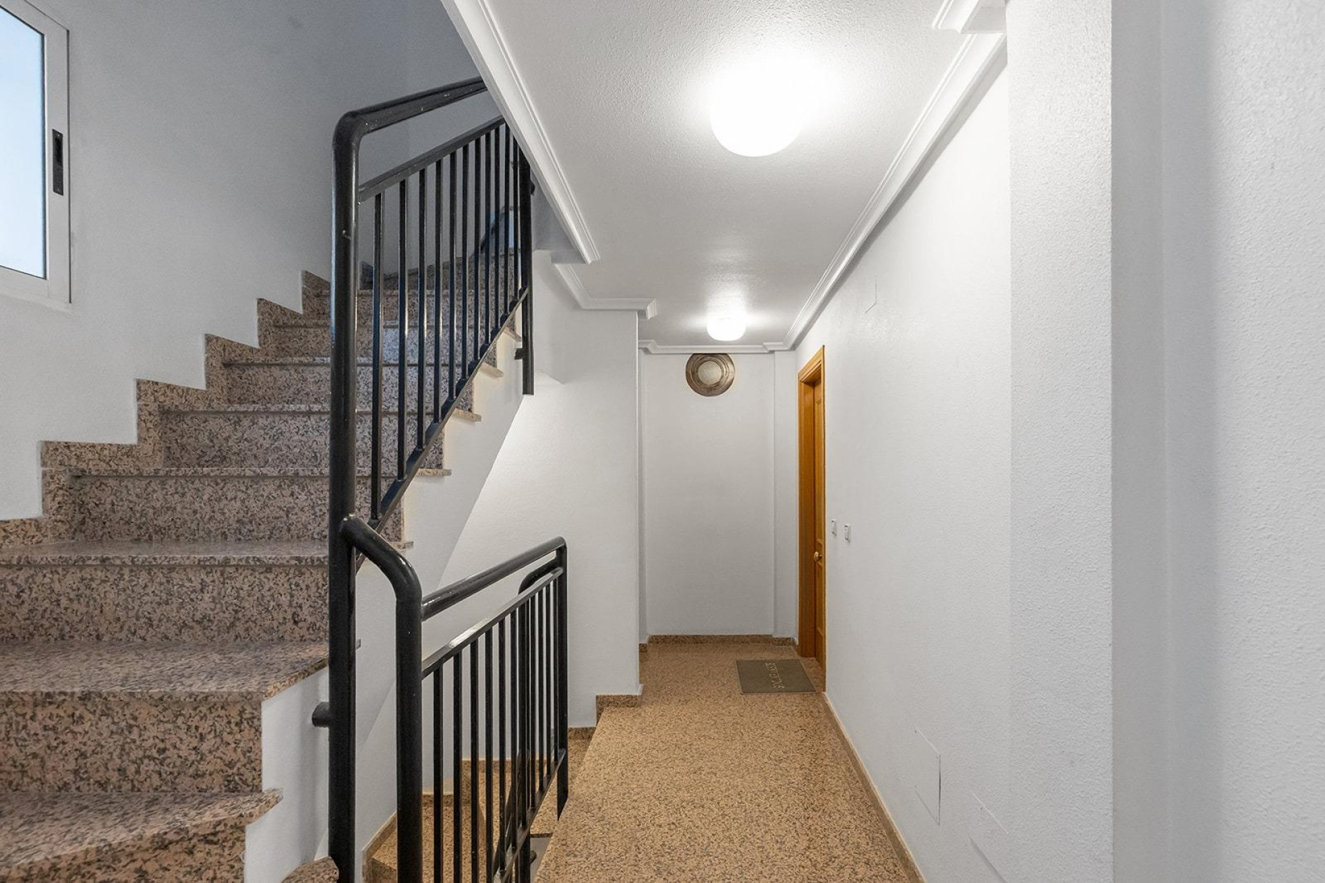 Resale - Apartment  - Torrevieja - Paseo maritimo