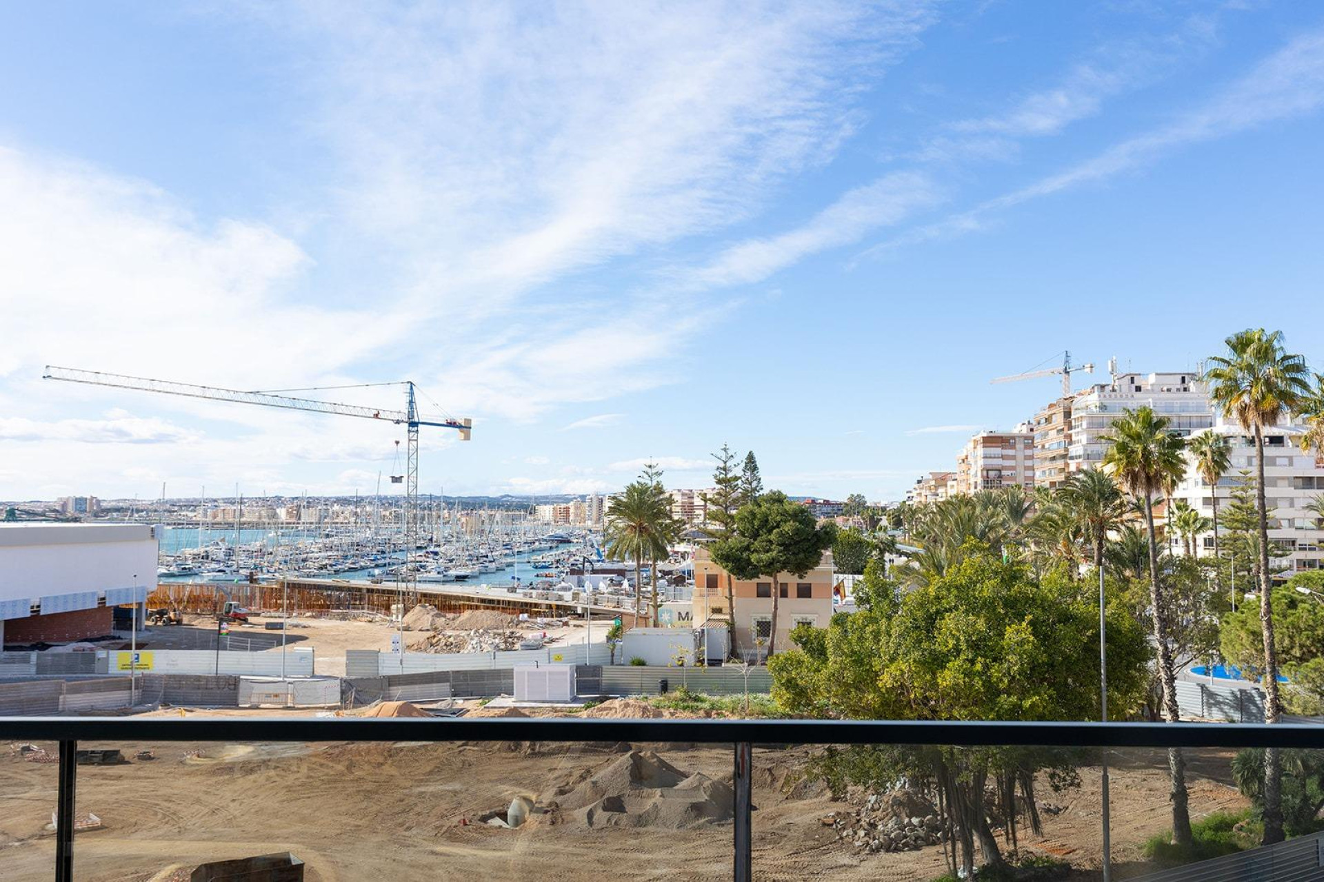 Resale - Apartment  - Torrevieja - Paseo maritimo