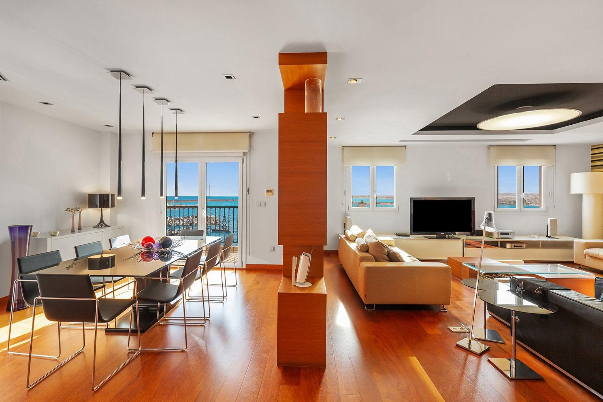 Resale - Apartment  - Torrevieja - Paseo maritimo